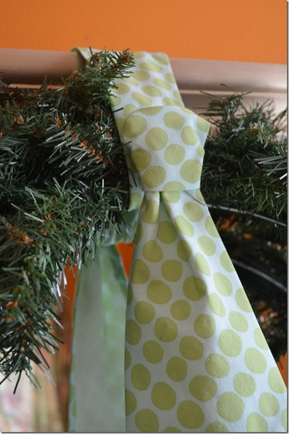 Tie Knot on Wreath