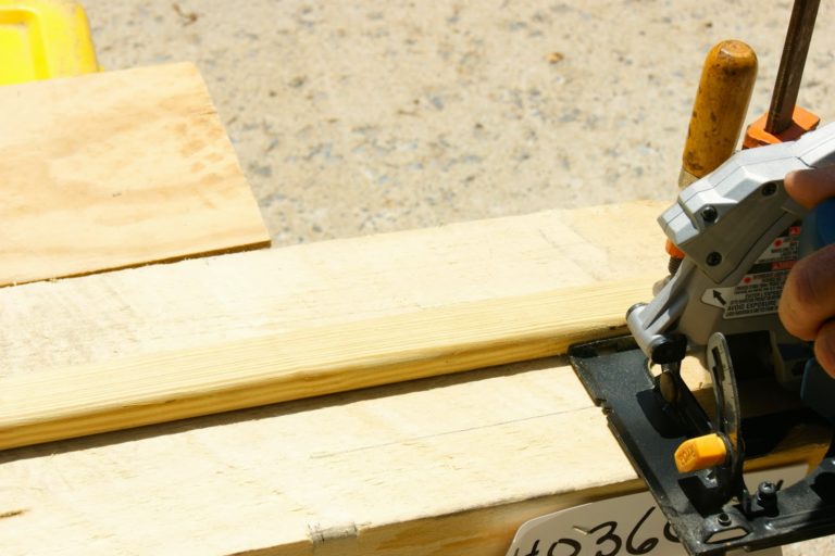 cut straight line The Bold Abode