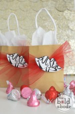 Pucker Up Valentine Treats: A free hand-lettered printable