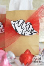 Pucker Up Valentine Treats: A free hand-lettered printable
