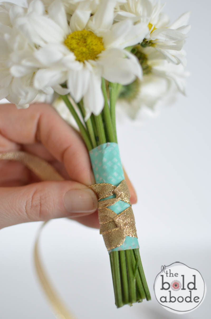 how to make a daisy nosegay14 The Bold Abode