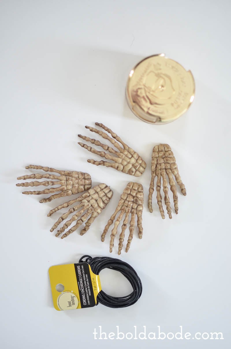 Quick and easy Gold Skeleton Fingers Necklace. Put some bling into your halloween!