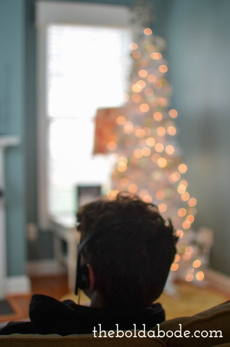 How to Layer Your Christmas Tree (don't decorate it&hellip;&quot;layer&quot; it!)