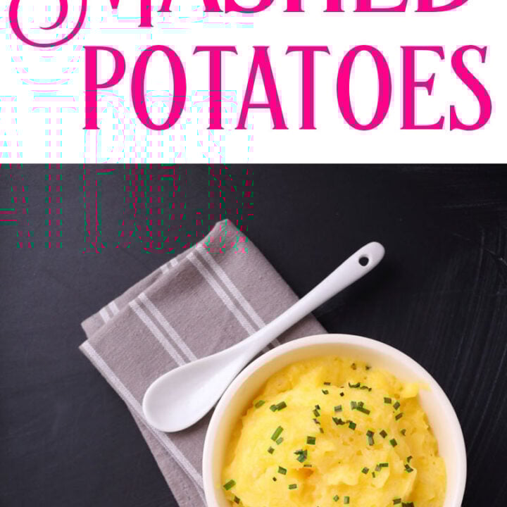 Never use instant mashed potatoes again! Try this fool proof, homemade mashed potato recipe instead! You'll never go back. #mashedpotatoes #homemademashedpotatoes #homemade #realpotatoes #potatoes #recipe