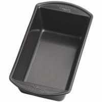 Wilton 2105-6806 Perfect Results Large Nonstick Loaf Pan, 9.25 by 5.25-Inch, Silver