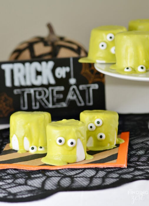Halloween Monster Marshmallows
