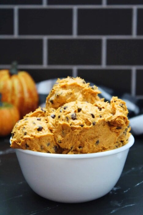 EDIBLE PUMPKIN COOKIE DOUGH
