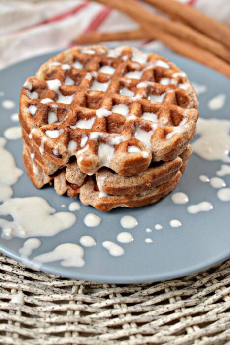 CINNAMON ROLL CHAFFLE