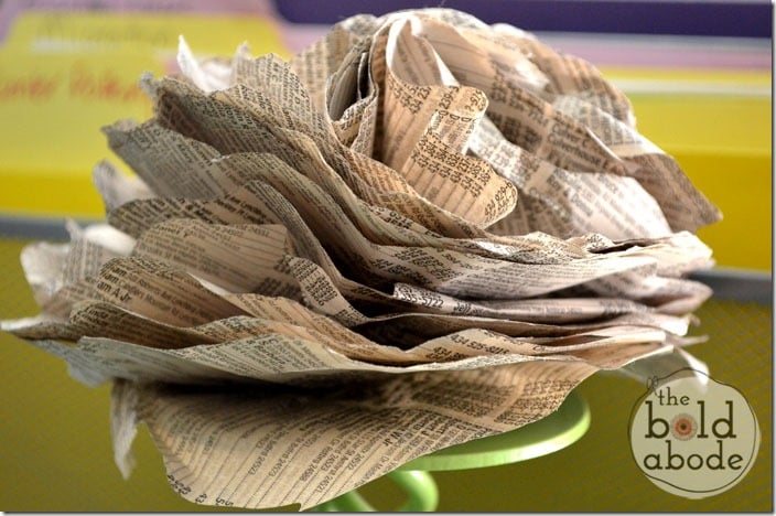 Newpaper flower
